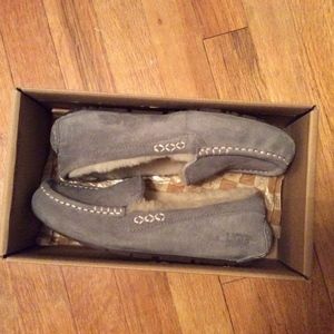 Gray Ugg Ansley Slippers